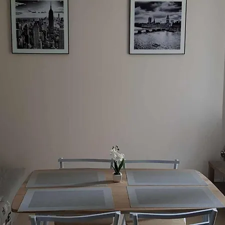 T2 Jean Du Bruel Apartment